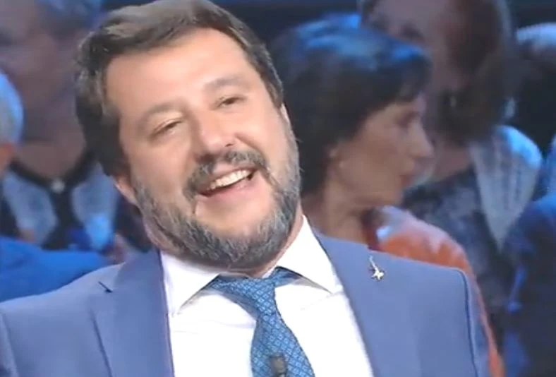 DiMartedì, Matteo Salvini risponde agli insulti: "Io matto e pervertito? Ma proprio no..."