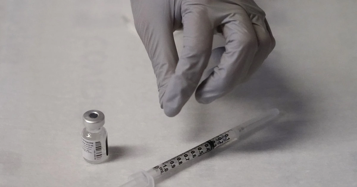 Covid mutato, il ricercatore di Cambridge Alessandro Carabelli: "Non è detto che i vaccini funzioneranno"