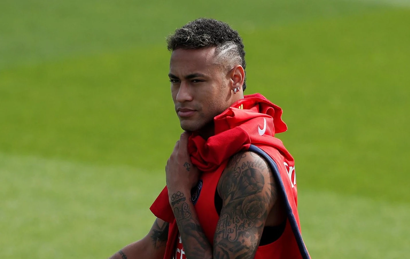 Neymar, il Barcellona gli fa causa? Lui risponde chiedendo altri 26 milioni di euro