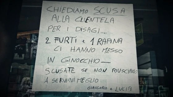 Asti, il tabaccaio disperato: "Ho subito due furti e una rapina. Mi scuso coi clienti, ma lo Stato mi ha tagliato tutto"