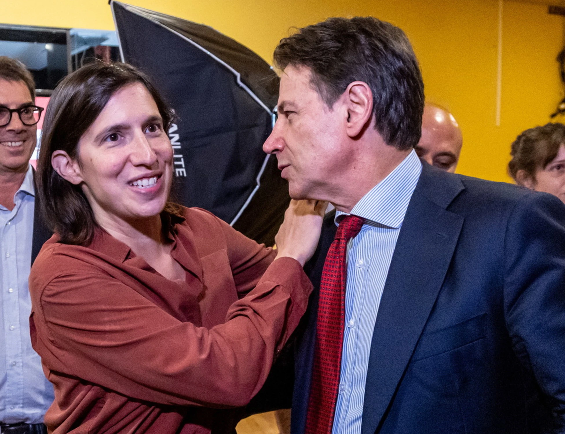 Schlein-Conte, raffreddori e orari diversi: un pesante sospetto