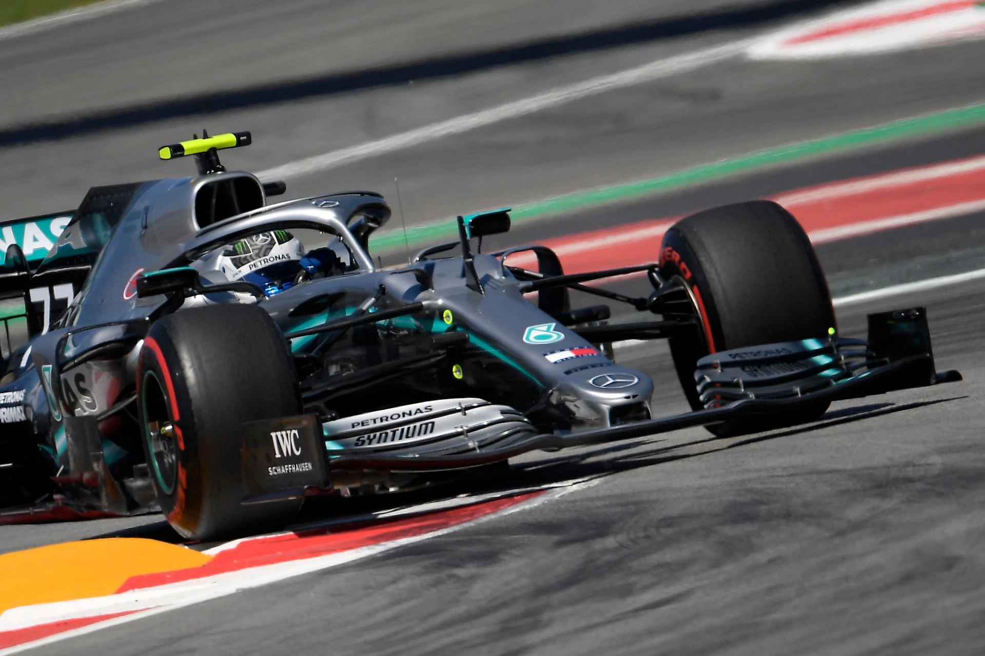 F1, Bottas in pole davanti ad Hamilton: terzo Vettel, Lecrerc parte dalla quinta posizione