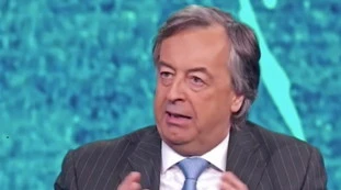 Roberto Burioni contro Matteo Salvini: "Gioca a fare il complottista, inutile smentire o ribattere