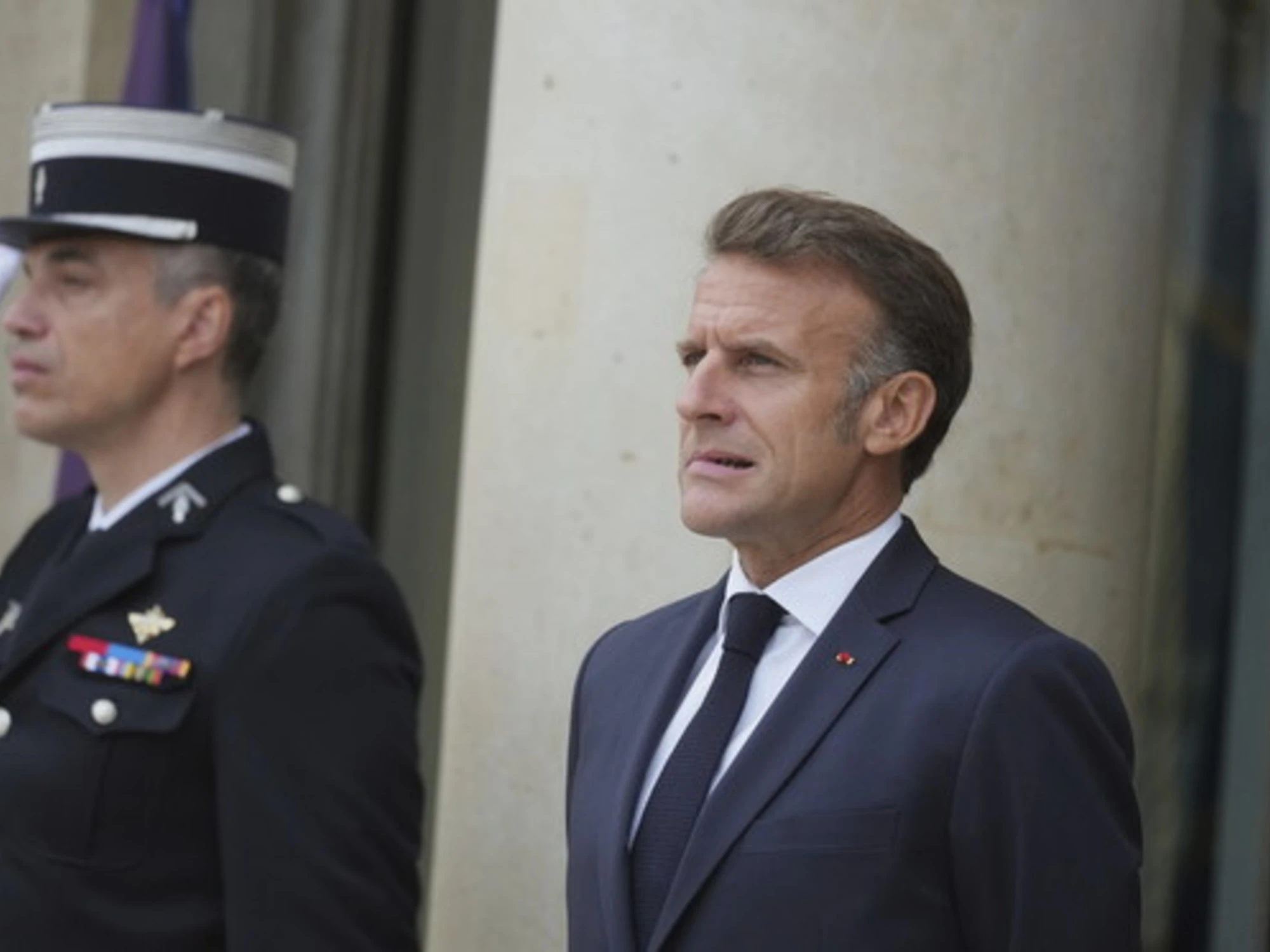 Macron "piange" ancora: Francia declassata