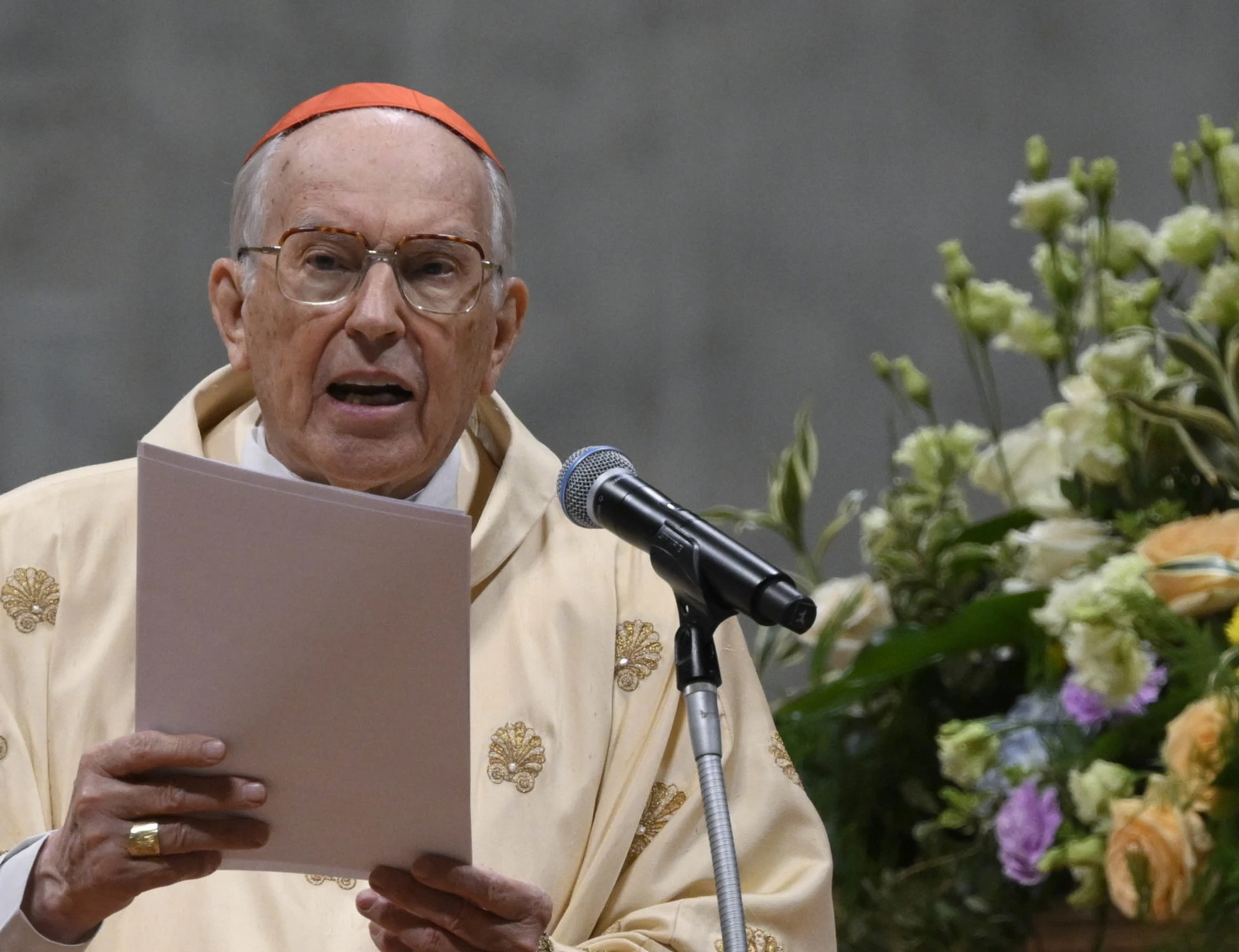 Papa Francesco, l'omelia del cardinale Re: il testo integrale