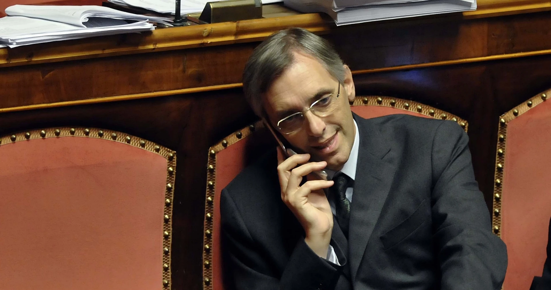 Silvio Berlusconi al capolinea, Luigi Bisignani: la frase di Niccolò Ghedini che segna la fine di Forza Italia