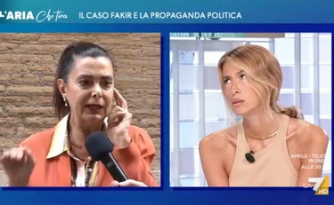 Fakir, Annalisa Chirico zittisce Laura Boldrini: "Avete un problema coi violenti"