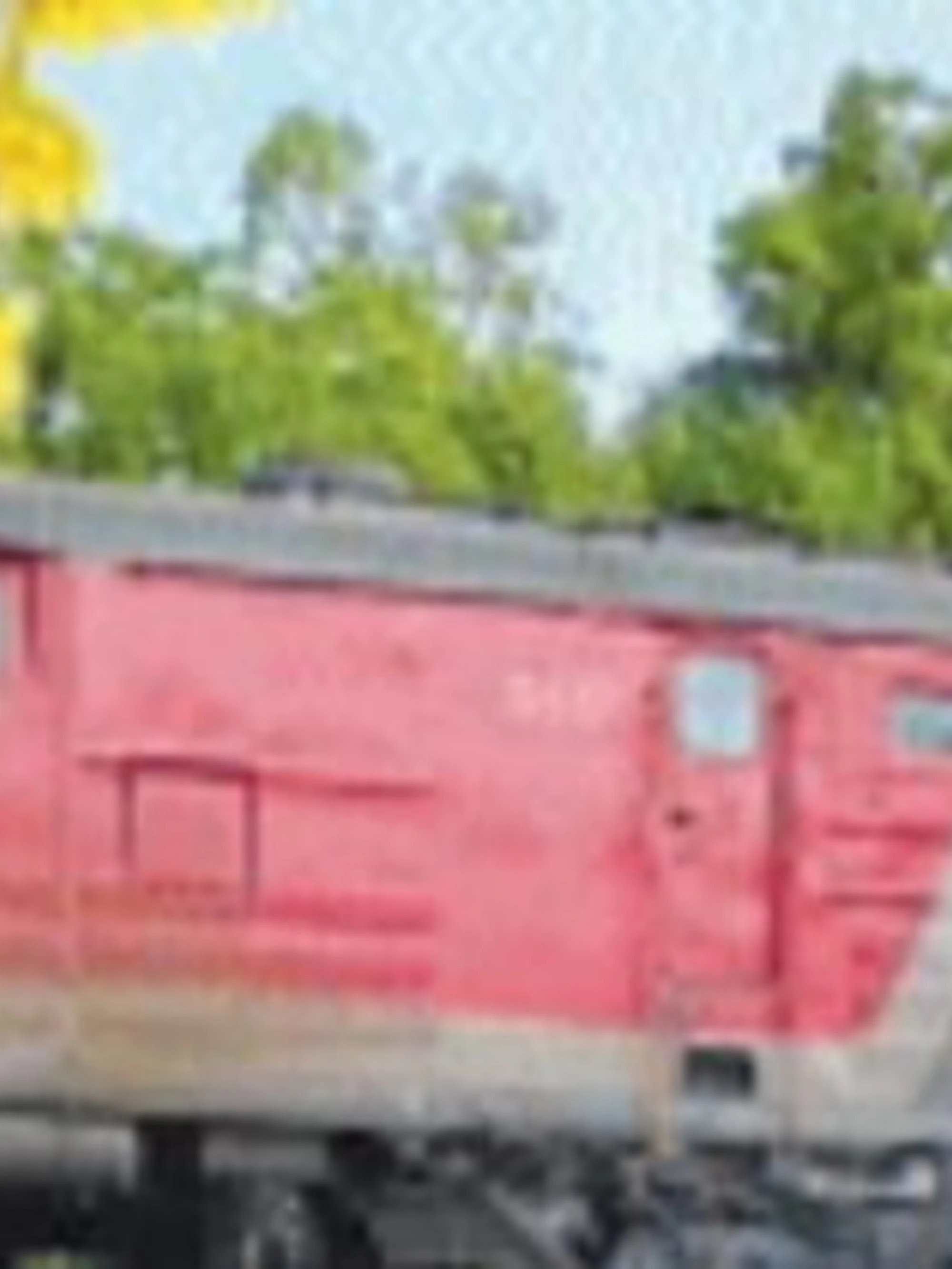 Droni sbucati dai camion: poi fuoco. Ecco l'attacco di Kiev in Siberia