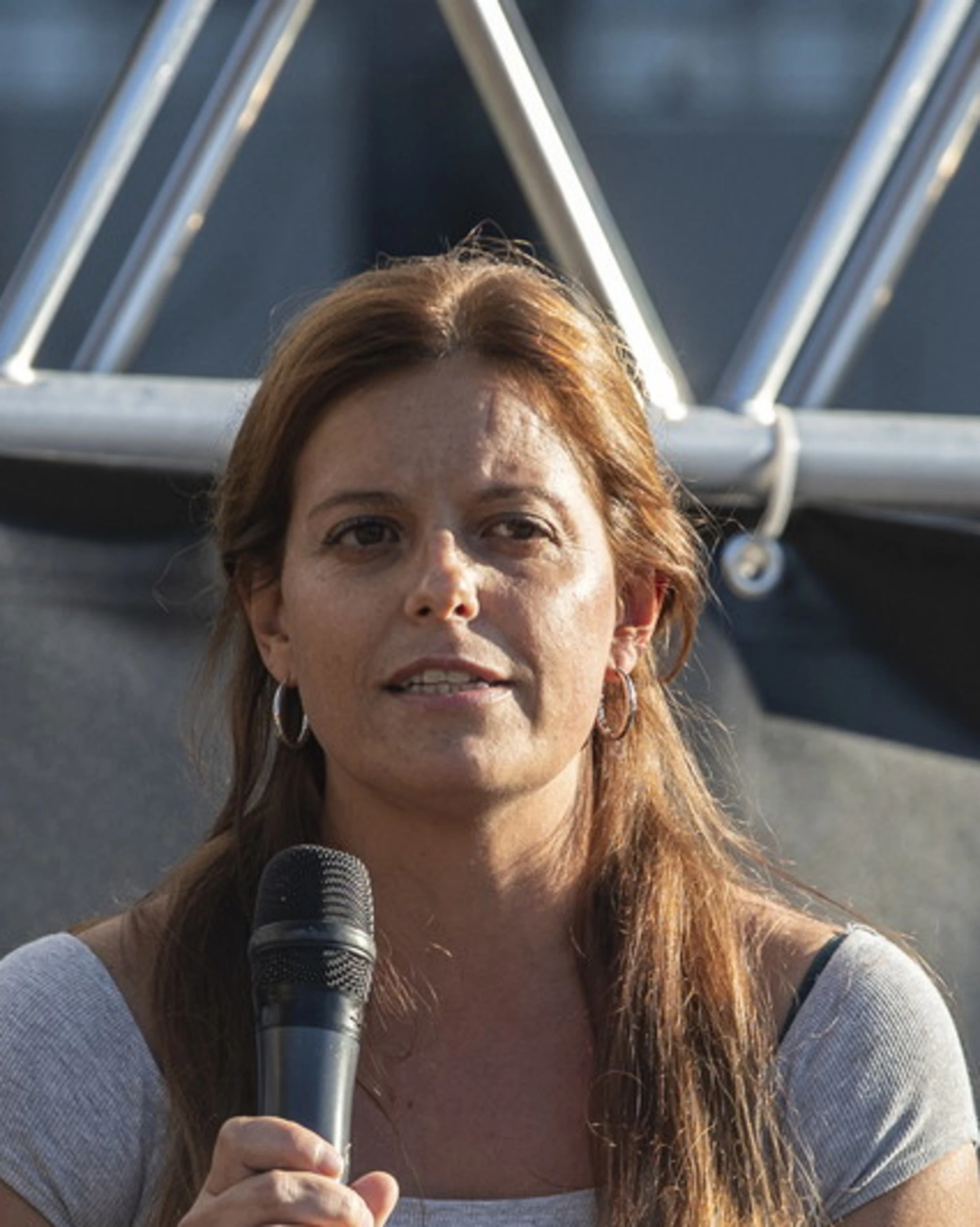 Ilaria Salis insulta Marine Le Pen? Travolta dagli insulti