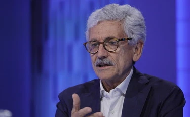 D'Alema choc: "Ci ritroveremo le bombe sui treni"