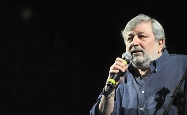 Il cattolico "Avvenire" santifica l'ateo Guccini