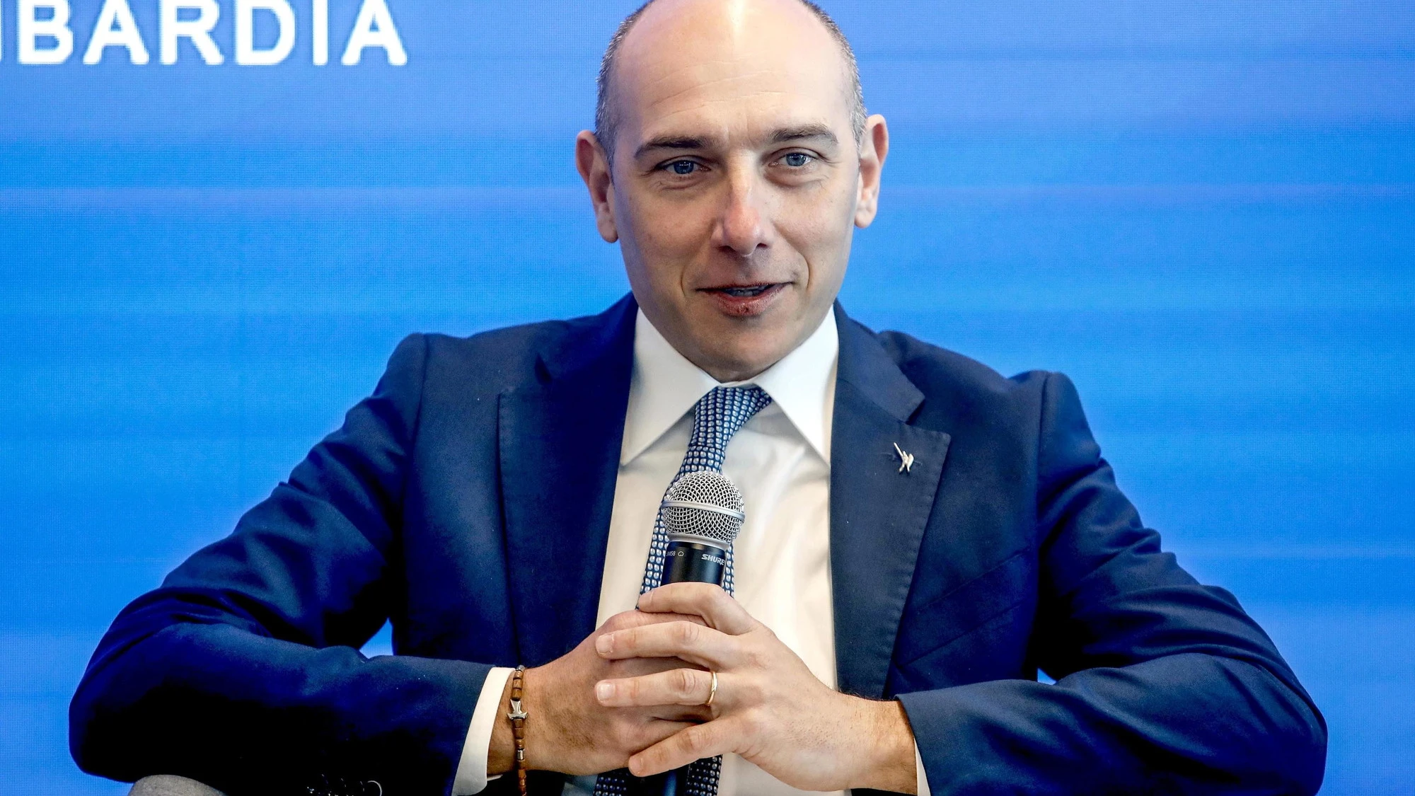 "Olimpiadi, la fiamma olimpica solca il Lago Maggiore: il Sottosegretario Morelli a Stresa per il passaggio storico”