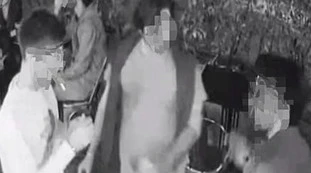 Padova, escono dal pub senza pagare. Svergognati con una foto: "Dopo due anni di pandemia, cosa rischiate"