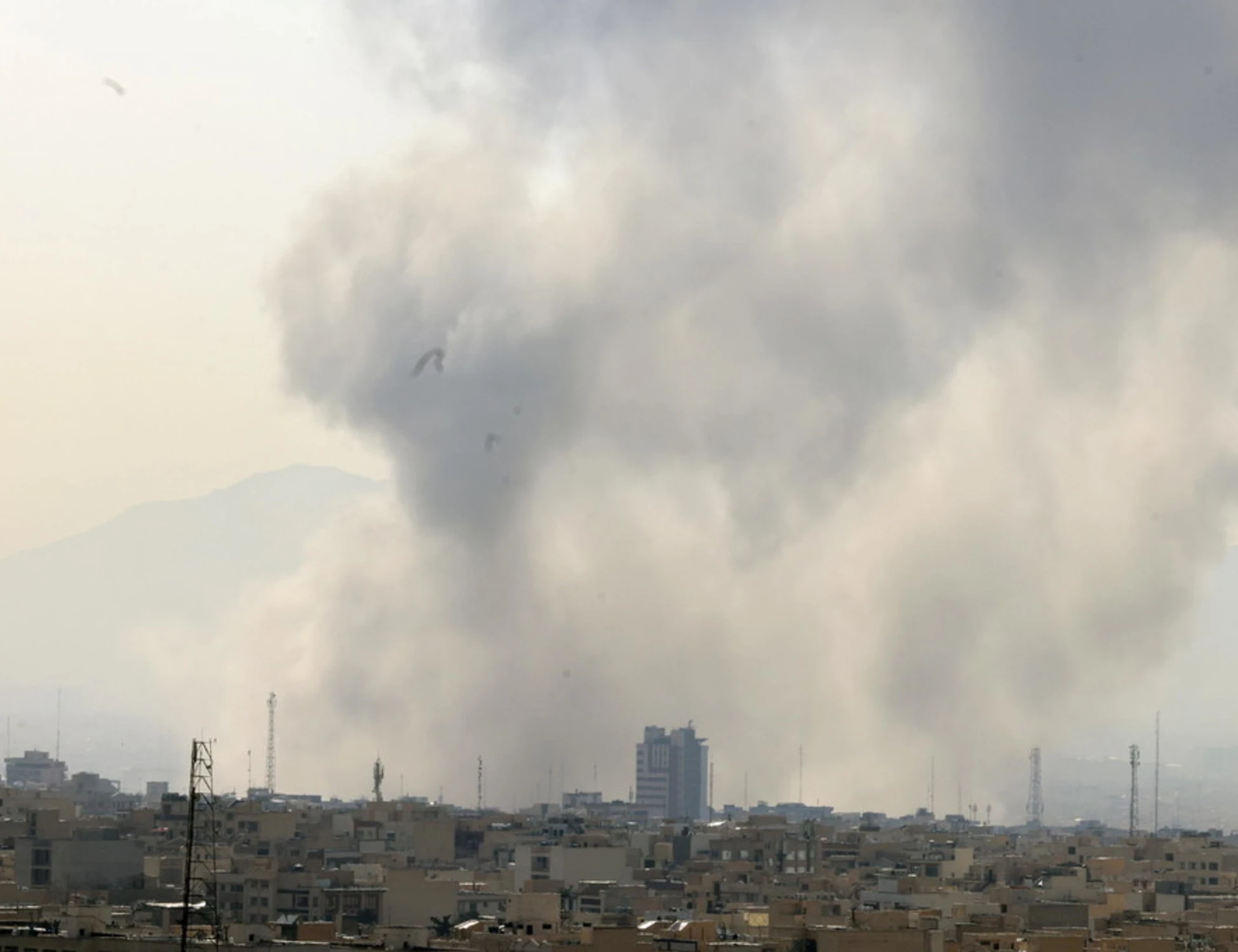 Iran, iniziato l'attacco di Usa e Israele: la diretta