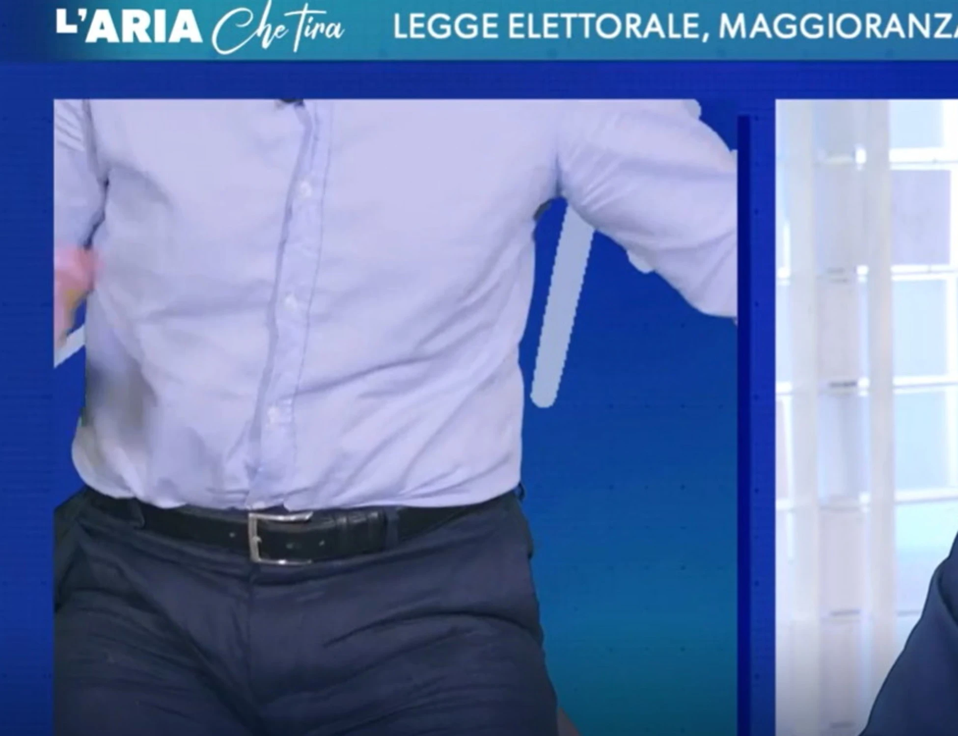 L'aria che tira, rissa tra il dem Romano e Bocchino: "Me ne vado", "Bravo, fai una cosa utile..."