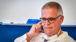 Silvio Berlusconi, Alberto Zangrillo: "Fase delicata. Reagisce bene, ma non possiamo ancora cantare vittoria"