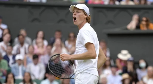 Wimbledon, Sinner strepitoso contro la stellina spagnola Alcarz: ora un quarto di finale da brividi