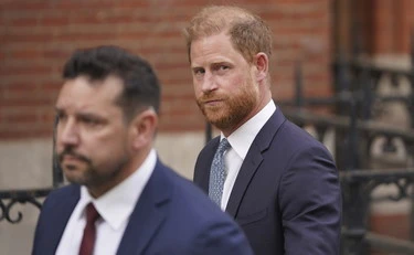 Principe Harry, clamorosa sconfitta in tribunale: "Una trappola"