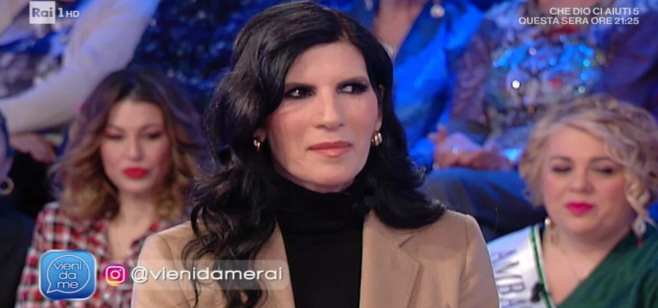 Vieni da me, lo strazio infinito di Pamela Prati: "Mi hanno rubato l'infanzia"