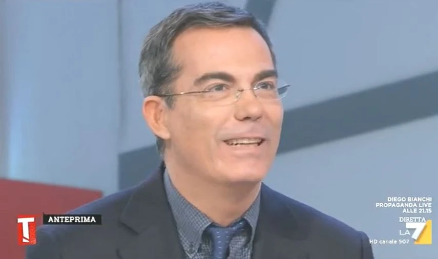 Giovanni Floris smascherato a Tagadà da Tiziana Panella: "Dove si è imbucato"