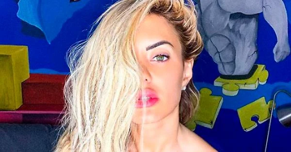 Elena Morali crolla in diretta a Pomeriggio5 e svela: &quot;Avevo due relazioni in contemporanea...&quot;