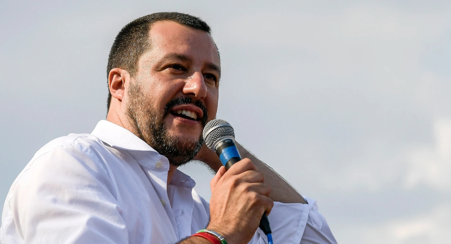 Matteo Salvini, orgoglio italiano: "Non siamo più zerbini. Porti chiusi anche alle navi che portano cibo tarocco"