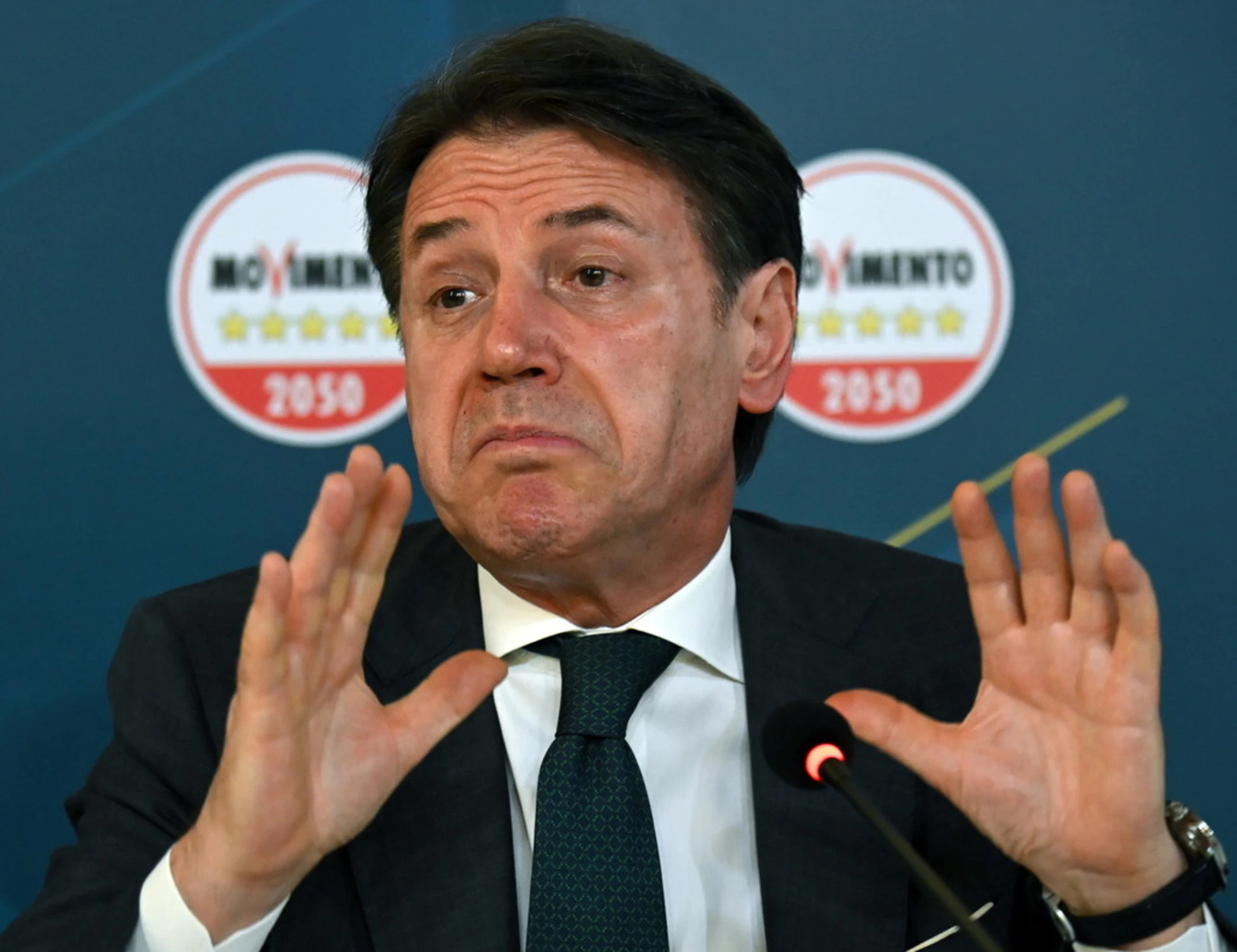 Giorgia Meloni, la clamorosa rosicata di Giuseppe Conte: "È qui la festa?"
