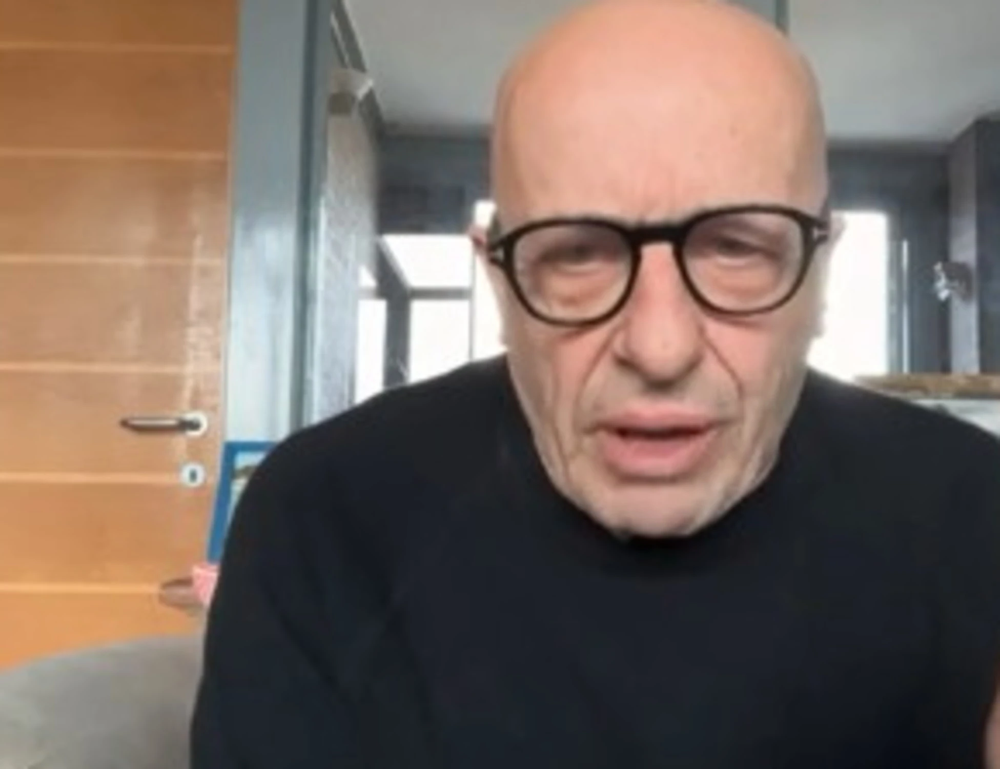 L'aria che tira, Alessandro Sallusti incenerisce Mirella Serri: "Vergognati! Sei come il Gabibbo"