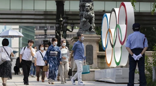 Tokyo 2020, il Covid dilaga alle Olimpiadi: boom di contagi tra i dipendenti, panico al Villaggio degli atleti