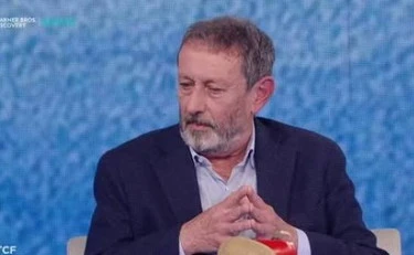 Michele Serra, "vogliono un fascista al Quirinale": l'ultimo delirio rosso