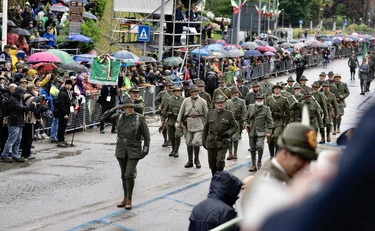 Genova, Alpini insultati dalle transfemministe: 