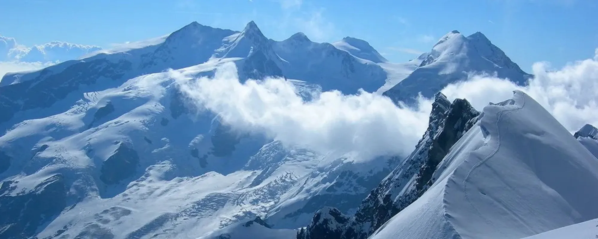 Mondo impazzito: luglio, cosa "spunta" in vetta al Monte Bianco