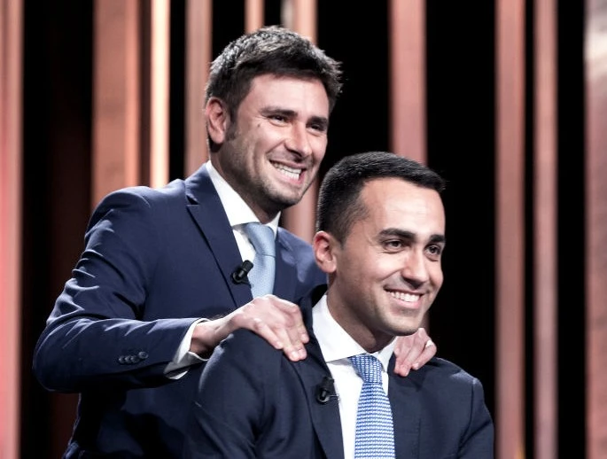 Alessandro Di Battista fa le scarpe a Luigi Di Maio: "Devi dire no alle grandi opere"