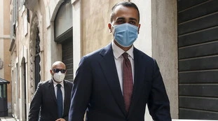 Luigi Di Maio, il retroscena dal Parlamento vuoto: "Perché nessuno ha chiesto di ascoltarlo subito". Il terrore tra gli onorevoli
