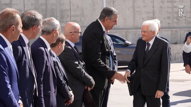 https://media.liberoquotidiano.it/VPhg6gYdZKdH51BBclxdwgaNdWv-lfZTY8auVZgvzhA/width:800/quality:90/aW1hZ2VzLzIwMjUvMTAvMDcvMTUzNTMyODIyLTM5ZDYyMDk1LTdhZjMtNDU0Zi04Y2M2LTIzZDY4OTg1ZDEyOC5qcGc.webp