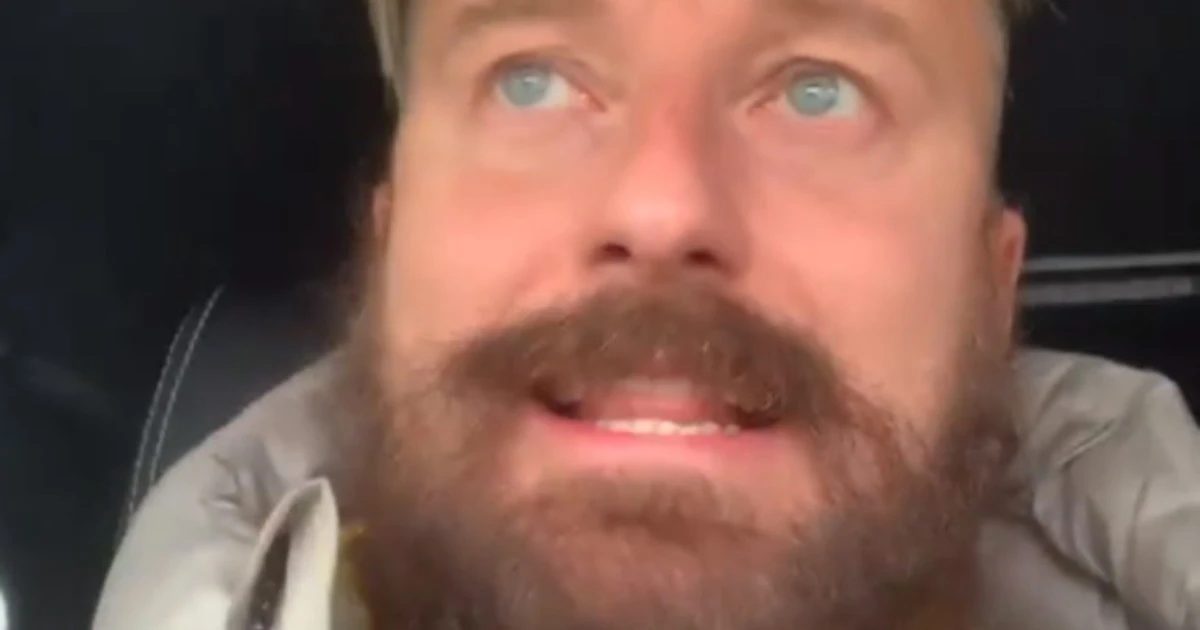 Francesco Facchinetti, sfogo in aeroporto contro il governo: "Mi sono rotto i c***, basta con questa m***. Siamo una barzelletta"