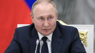 Vladimir Putin, la "maledizione" sull'Occidente: chi rischia di saltare dopo Johnson