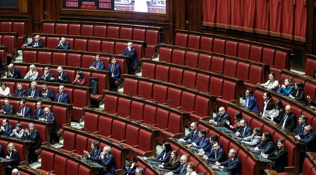 Sondaggio, "Pd doppiato": le cifre stravolgenti di FdI