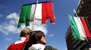 Il 25 Aprile dei negazionisti: così la sinistra riscrive la storia