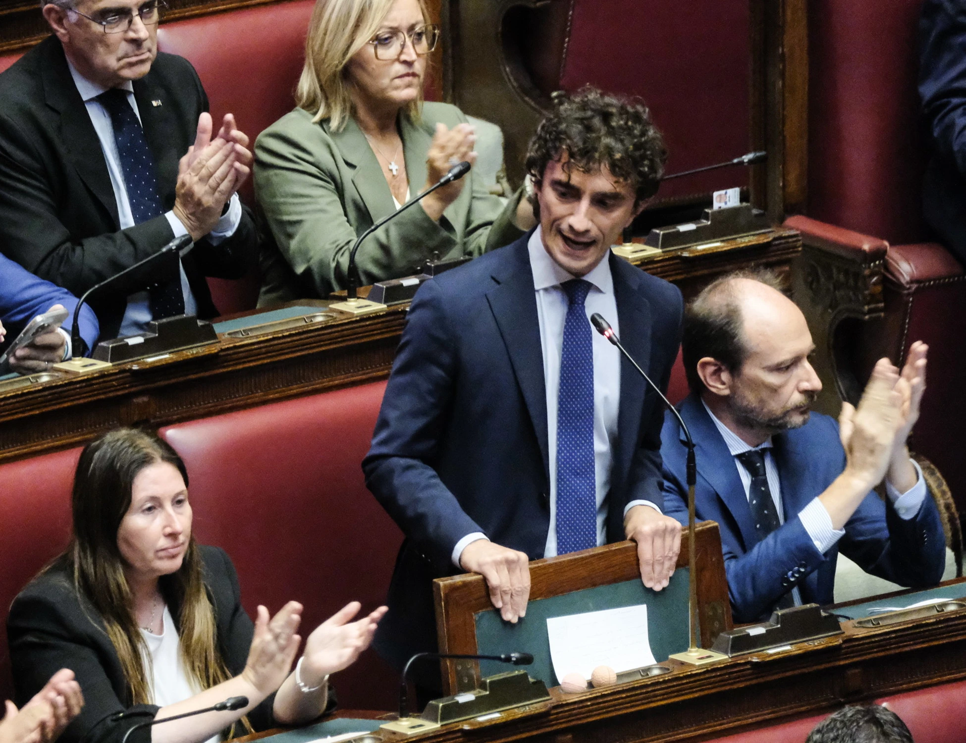 Trump contro Meloni, FdI: "Il coraggio di difendere la nazione, il dovere di dissentire"