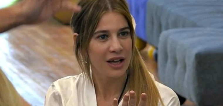 Grande Fratello Vip, spaventosa crisi di nervi per Clizia Incorvaia: lacrime e quelle parole tra sé e sé