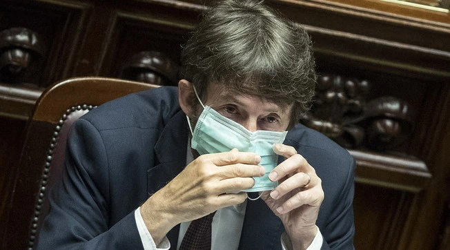 Giuseppe Conte sostituito, il retroscena a sorpresa: "Nuovo premier Pd, scende Franceschini e sale Guerini"