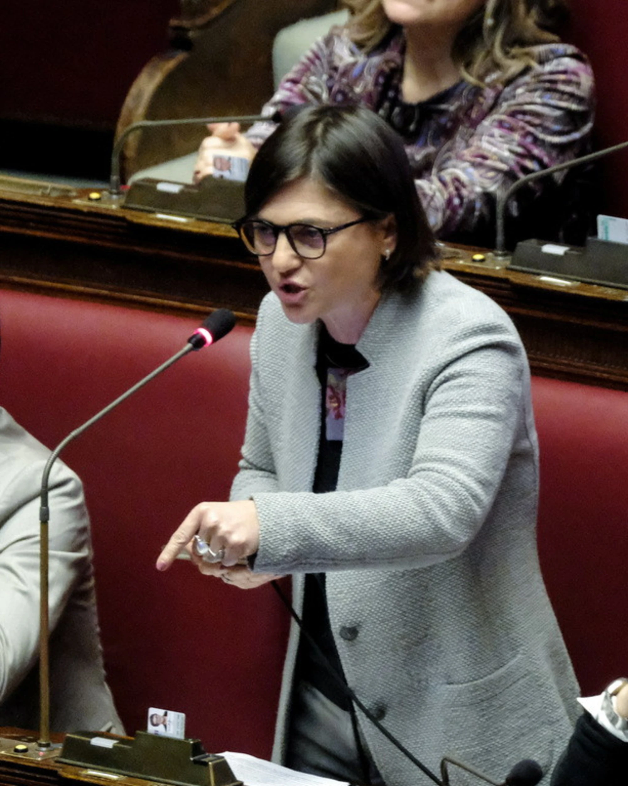 Serracchiani, "dimissioni subito": la dem in ginocchio dalle toghe