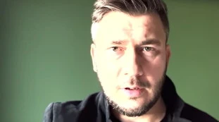 Dmitry Glukhovsky, il nemico numero 1 del Cremlino: chi è e perché Putin lo vuole in galera