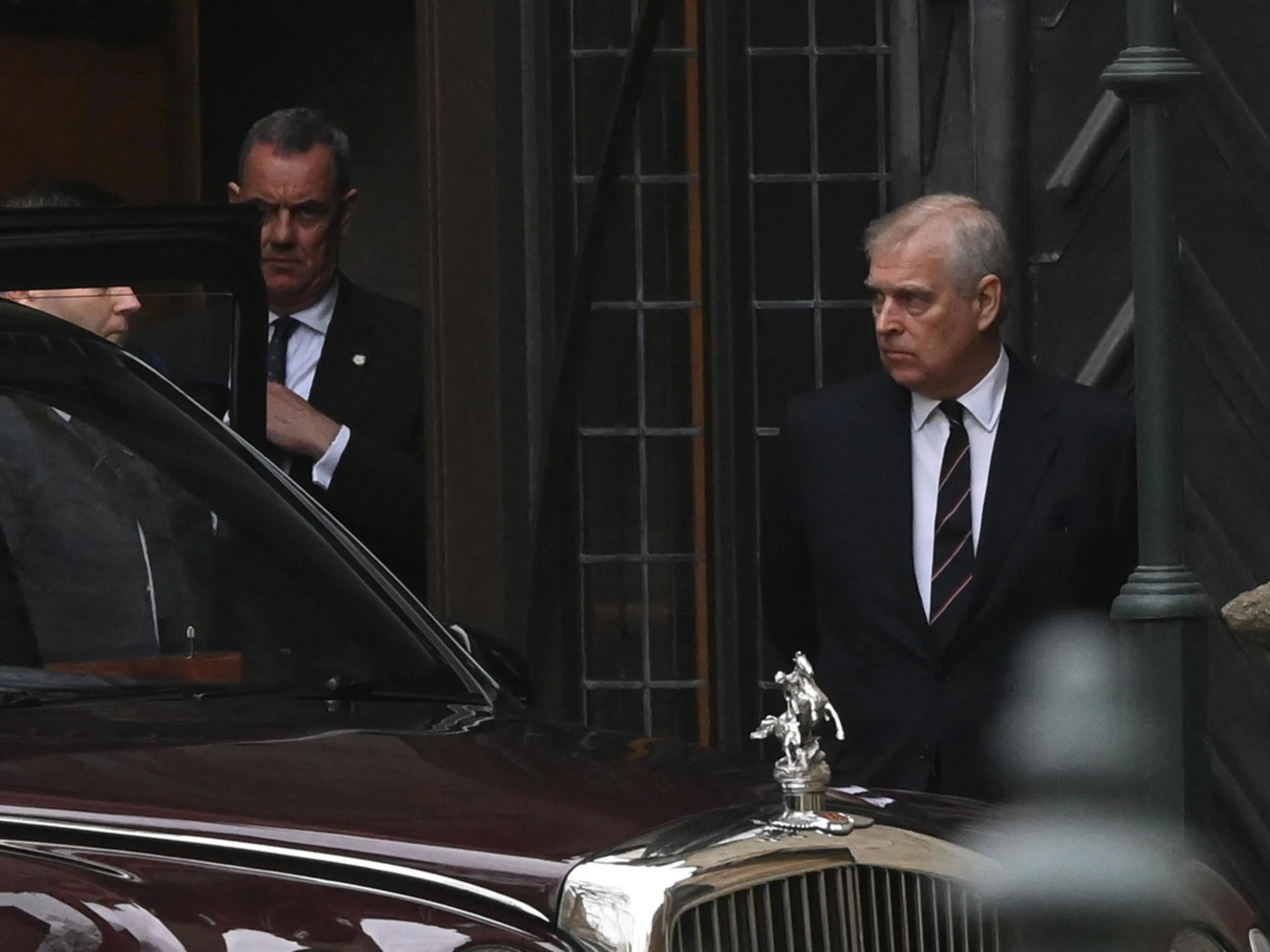 L'ex principe Andrea fotografato con un enorme livido sull’occhio: scoppia lo scandalo