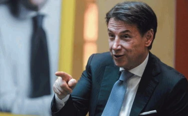 Giuseppe Conte, gli inspiegabili 435mila euro all'avvocato ex socio del grillino