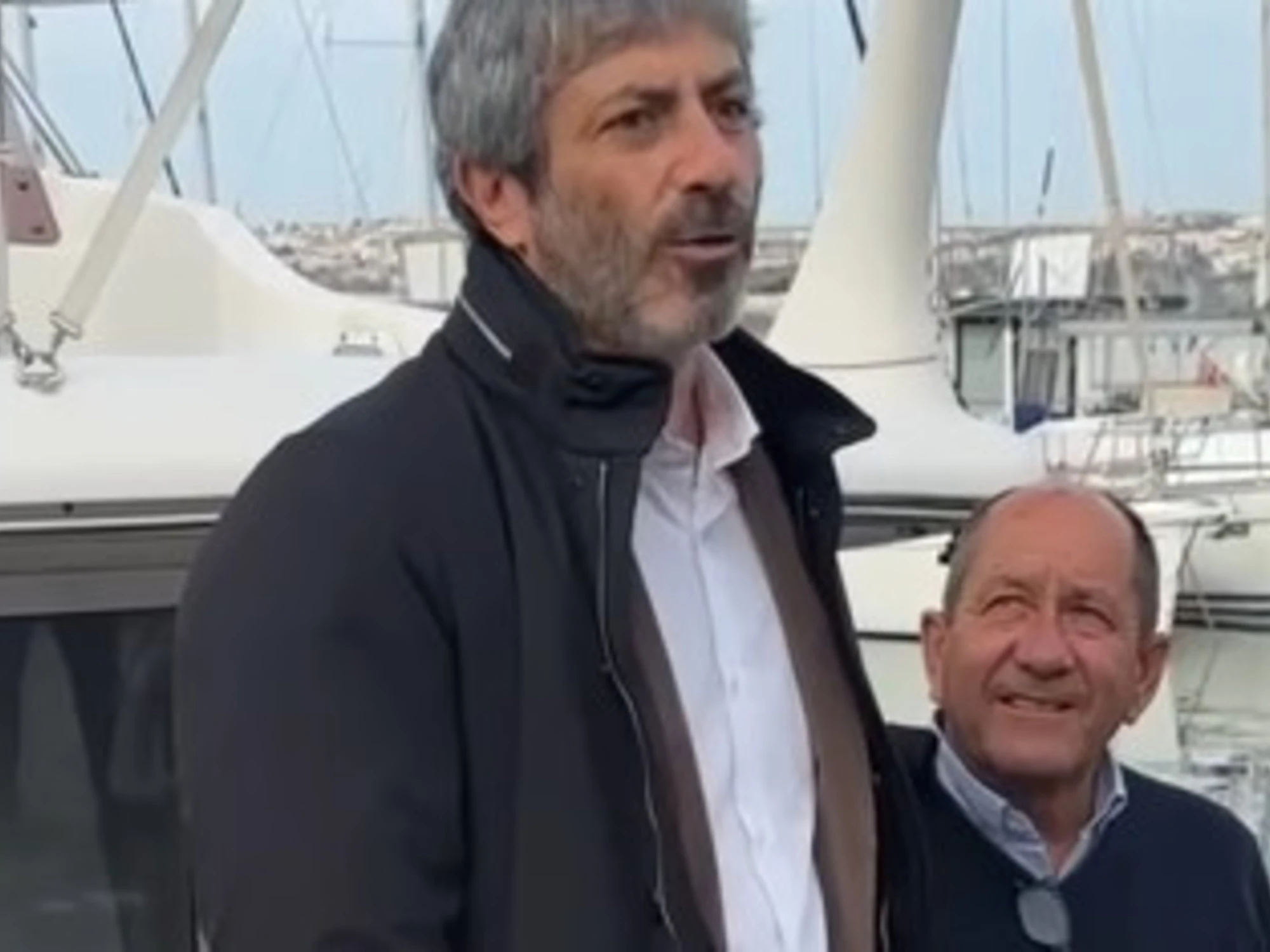 Fico sale sul gozzo e fa lo show anti-FdI: travolto dalle critiche