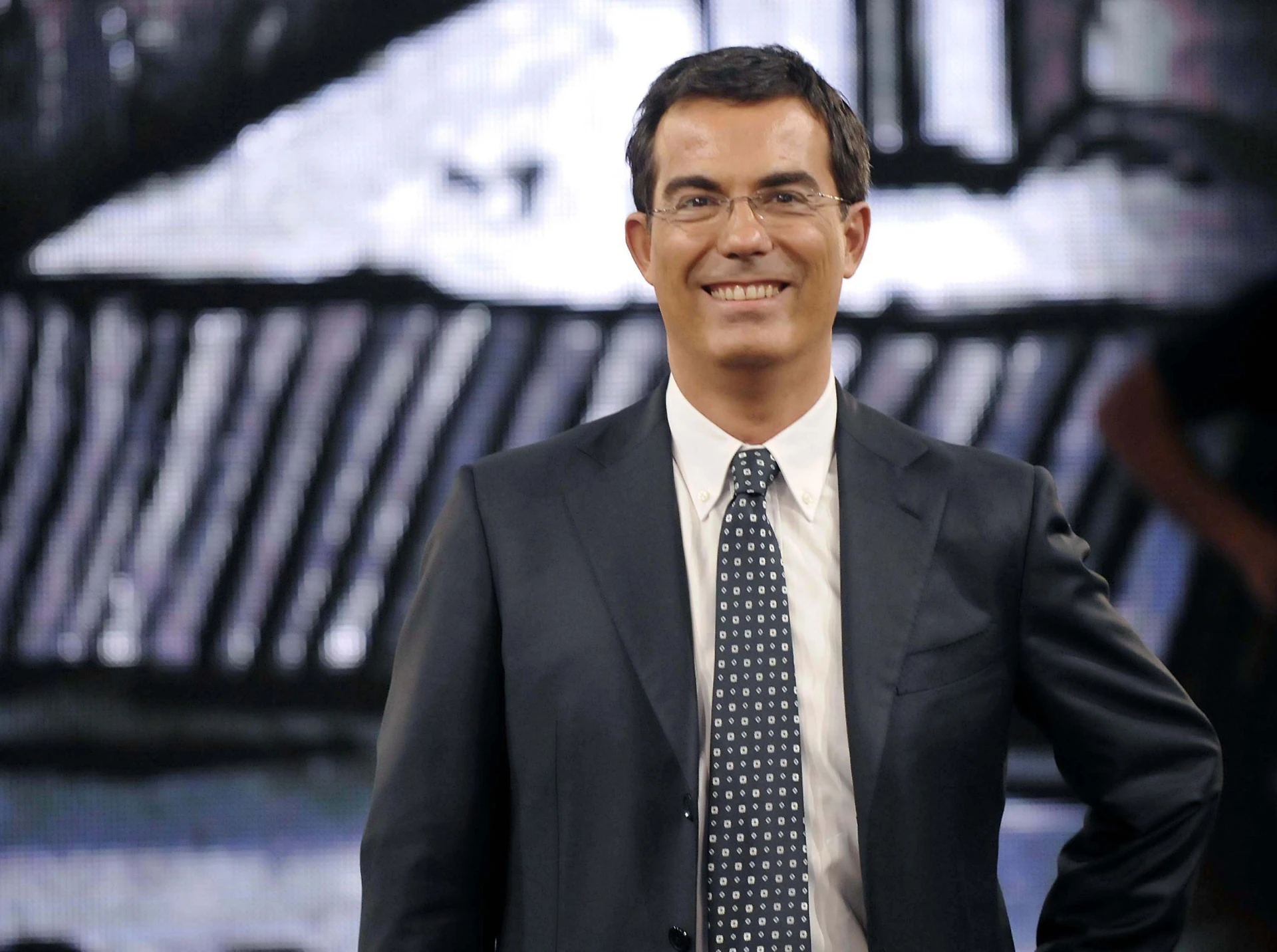 Giovanni Floris, da DiMartedì ai romanzi: "L'Invisibile" e l'inganno di Internet