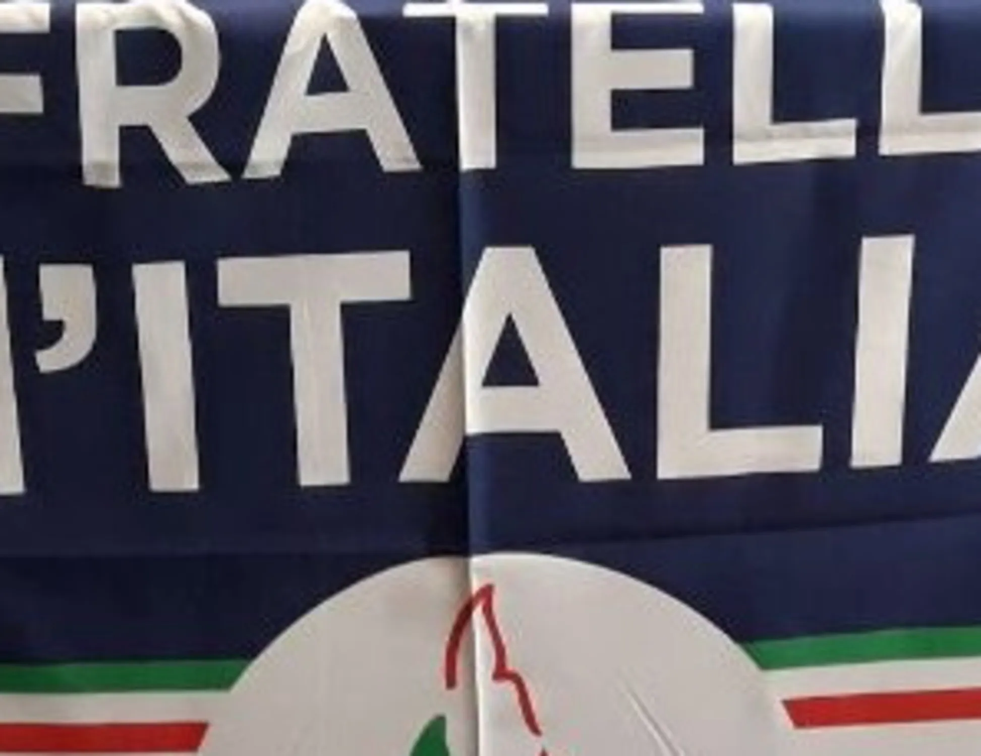 Leggi l'articolo: Choc nella sede FdI: irruzione e minacce a un volontario