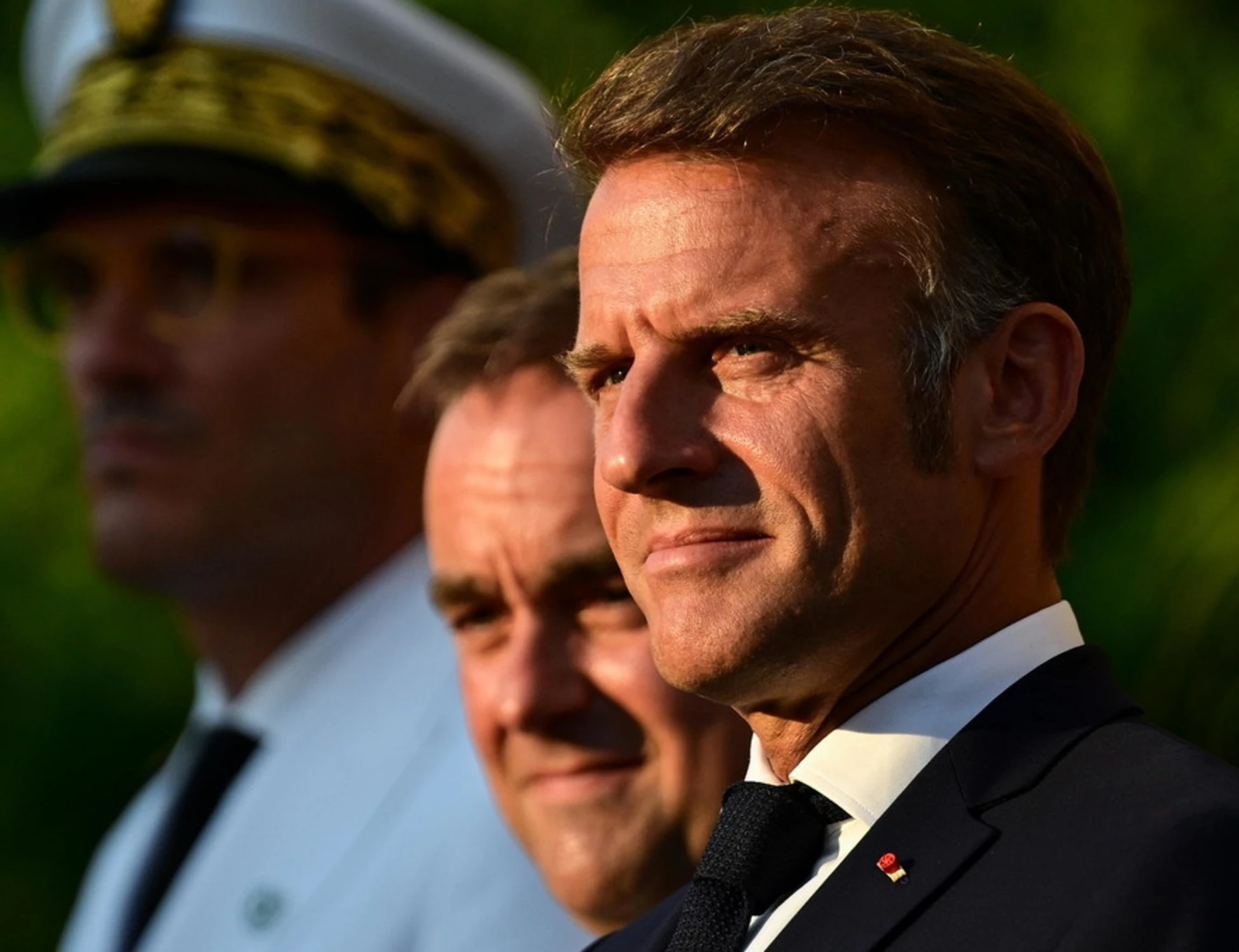 Macron e Lecornu sotto ricatto, "o così o cade il governo"